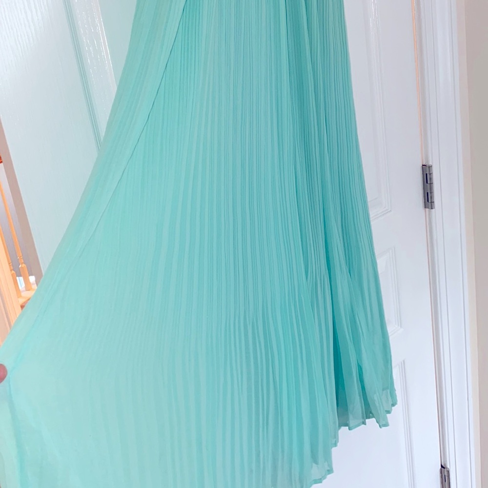 White and Teal Strapless Dress - Picture 3 of 8